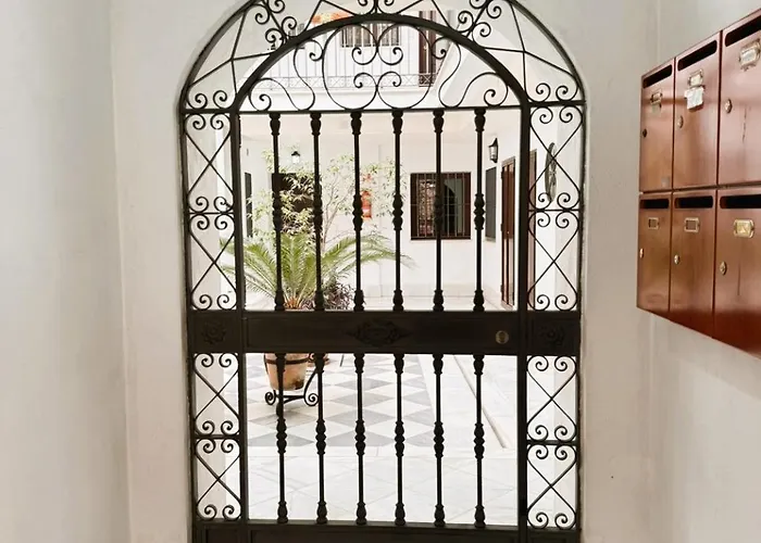 Tranquilo En Barrio Bohemio Siviglia